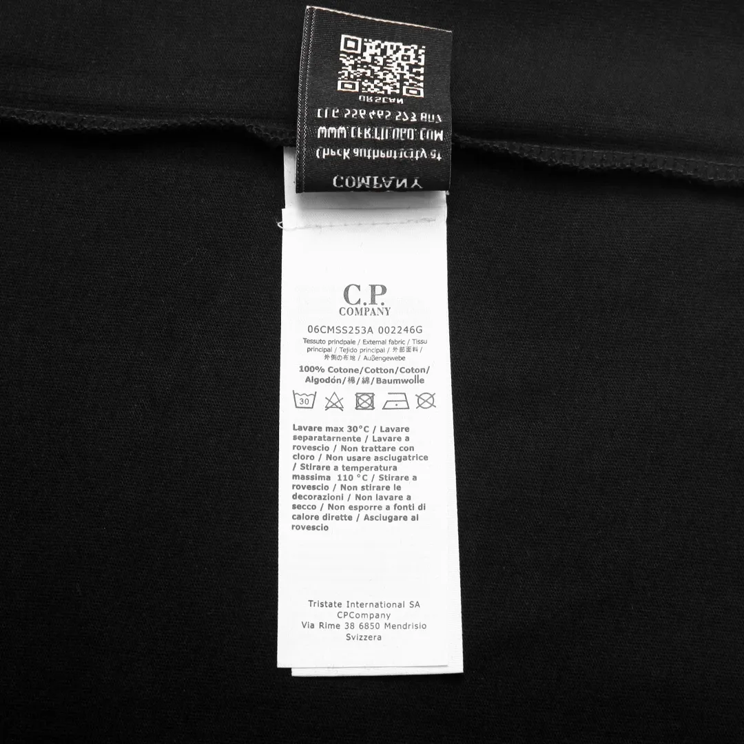 Brand: [C.P.COMPANY] Fabric: 100% cotton Sizes: M L XL. XXL Color: Black. White. Gray. Technology: Printing